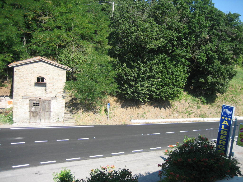 Albergo Ristorante Sterlina Grizzana ภายนอก รูปภาพ