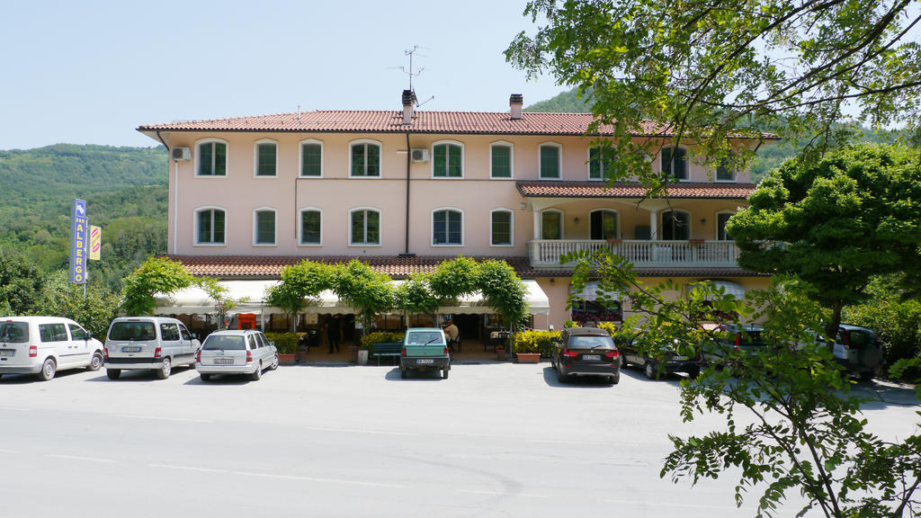 Albergo Ristorante Sterlina Grizzana ภายนอก รูปภาพ